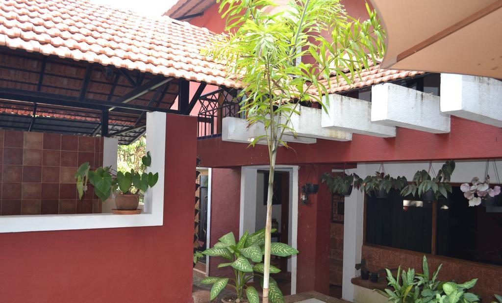 Casa Tropicana - Hotel & Homestays Панаджи Екстериор снимка